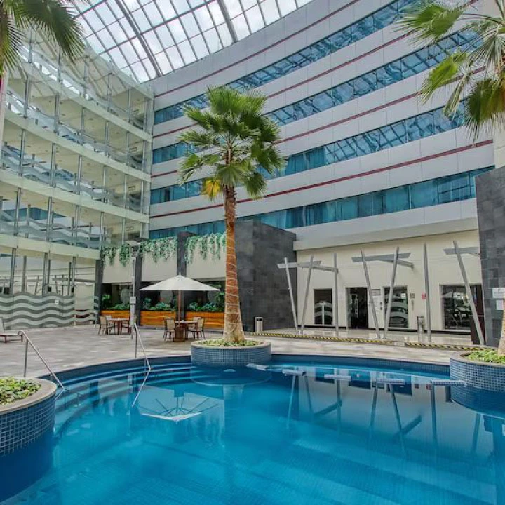 cROWNE